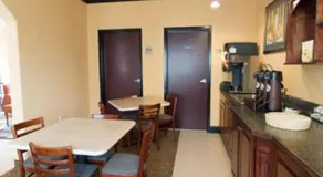 Garden Inn Hotel - Image 5