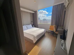 Yuhang Hotel - Image 2