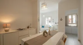 Stunning Villa - private garden - front beach- free parking - Image 3