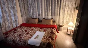 Heart of Northeast Stay - Image 5