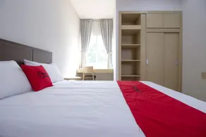 RedDoorz Plus @ Scbd - Image 4