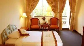 Royal Hotel - Image 5
