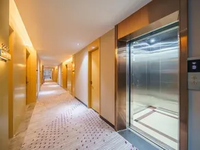 OUSHANG HOTEL - Image 4