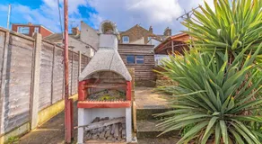 Modern 2 bed 2 Bath House in Sittingbourne by Splendid Stays - Image 3