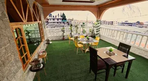 Oak Residency  - Image 4
