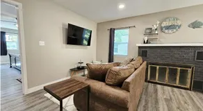 Newly remodeled waterfront home - Image 2