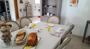 Suite dans villa provençale avec parking et piscine - Image 4