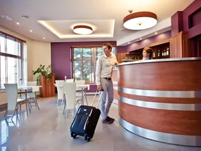 Hotel Mazovia Airport Modlin - Image 2