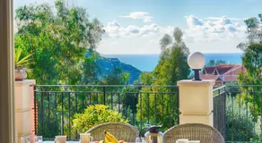 Spacious 4-Bedroom Villa with Private Pool and Stunning Sunset Views, 3 Minutes from the Beach - Image 5