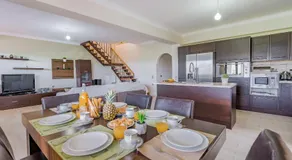 V and H House - Cozy & Ideal for Families, by ZanteWize - Image 4