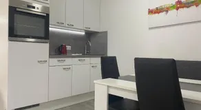 Urbanes, modernes Apartment mit Parkplatz - Image 3