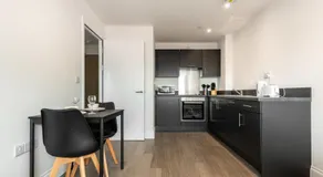 Modern 1 Bedroom Apartment in Central Wakefield - Image 3