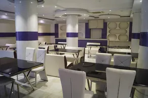 hotel girish - Image 3