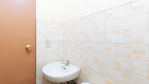 RedDoorz @ Goldland Spring Resort Urdaneta City - Image 2