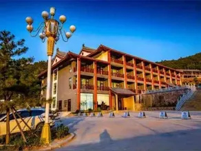 Big Bear Mountain Holiday Hotel - Image 5