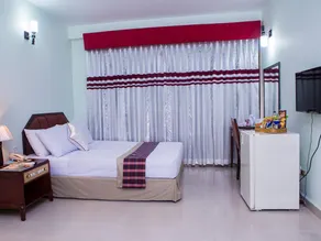 Meridian Hotel & Restaurant - Image 3