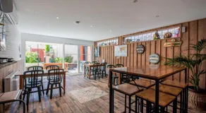 VILLA ZENITH Hostel-LA SURF HOUSE - Image 3