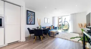 West London Cozy Stay 27mins from Central London inc Free Parking - Image 2
