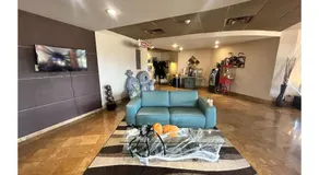 Suite Dreams Hotel - Image 2