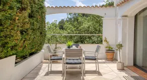 CHARMANT 2 PIECES DANS VILLA INDIVIDUELLE TERRASSES JARDIN - Image 5