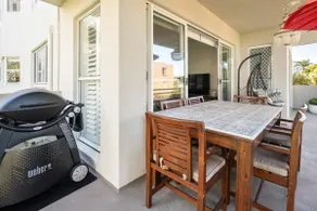 Sunny Seaside Retreat in Coolum Beach - Image 4