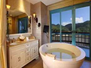 Tianhong Resort Hotel, Yalong Bay, Sanya - Image 5