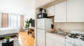 338-3B union square Newly Reno Sleeps 3 - Image 3