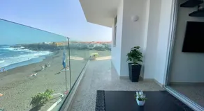 Hermoso Edificio Frente al Mar, a pie de Playa y hermosas vistas - Image 3