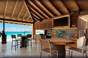 Sapphire Sanctuary by the Sea - Image 4