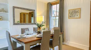 New - Cosy & Stylish City Centre Home - Sleeps 6 - Image 3