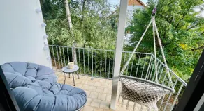 Freiblick 1 Bad Glbg mit Garten Top1 - Image 3