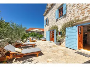 Heritage Villa Near Milna with Private Swimming Pool - Image 4