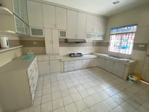 Kuhara Homestay with 3 Bedrooms - Image 4