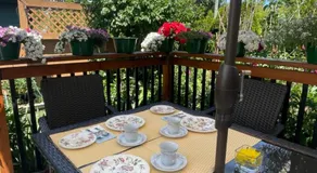 Garden home in Victoria - Image 2