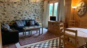 Middle Barn<br>Una casa accogliente con due camere da letto a Ferme Noemie a Bourg d'Oisans. - Image 2