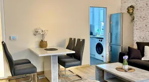 Gemütliche Ferienwohnung Oldenburg City mit Terrasse und Wohnzimmer im Erdgeschoss N28L - Image 2