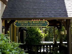 Bear's Lair Bed & Breakfast - Image 1