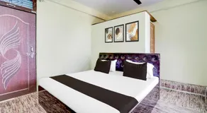 SPOT ON by OYO The Guest Hotel - Image 4