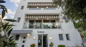 Semes Luxury Apts by Estia - Image 4