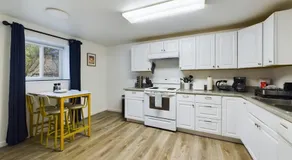Updated Douglas Apartment, Near Downtown and Skiing - Image 3