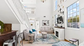 UPSCALE MANSION IN THE HEART OF MIAMI WITH POOL - Image 3