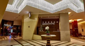 Central Plaza Hotel - Image 2