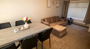 3 Bed Home - Sleeps 8 - Stoke City fc - Parking - Image 4