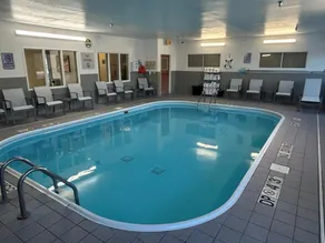 Best Western Plus Paper Valley Hotel - Image 3
