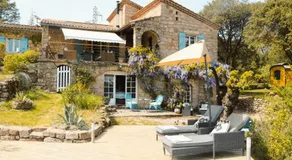 Idyllic French farmhouse - Image 2