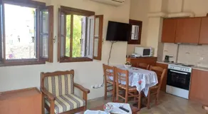 Avgonima Family's Rooms I - Image 2