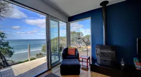 Battery Cove Beach Front Apartment - Image 3