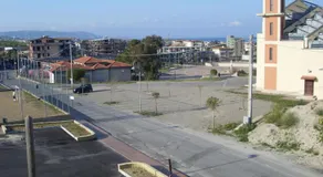 Yellow House - Image 5