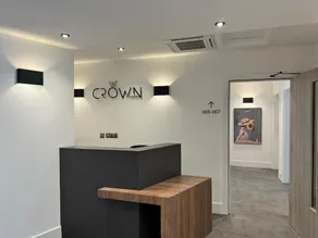 Crown Hotel - Image 2