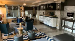 Moore Hotel - Image 2